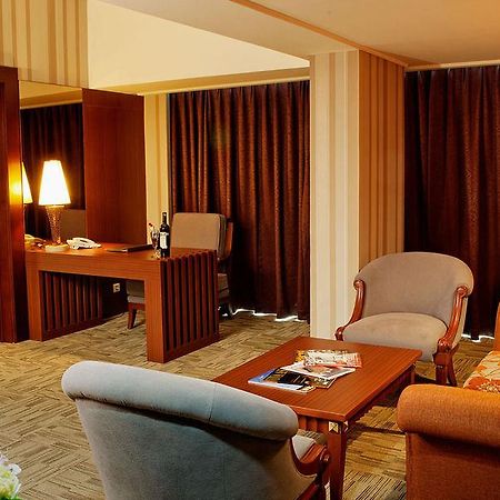 Hotel Treva International Dżakarta Zewnętrze zdjęcie